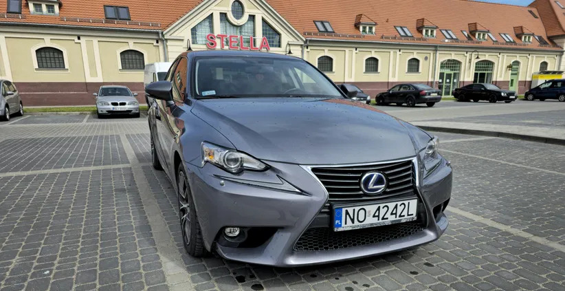 Lexus IS cena 75000 przebieg: 84352, rok produkcji 2014 z Ostróda